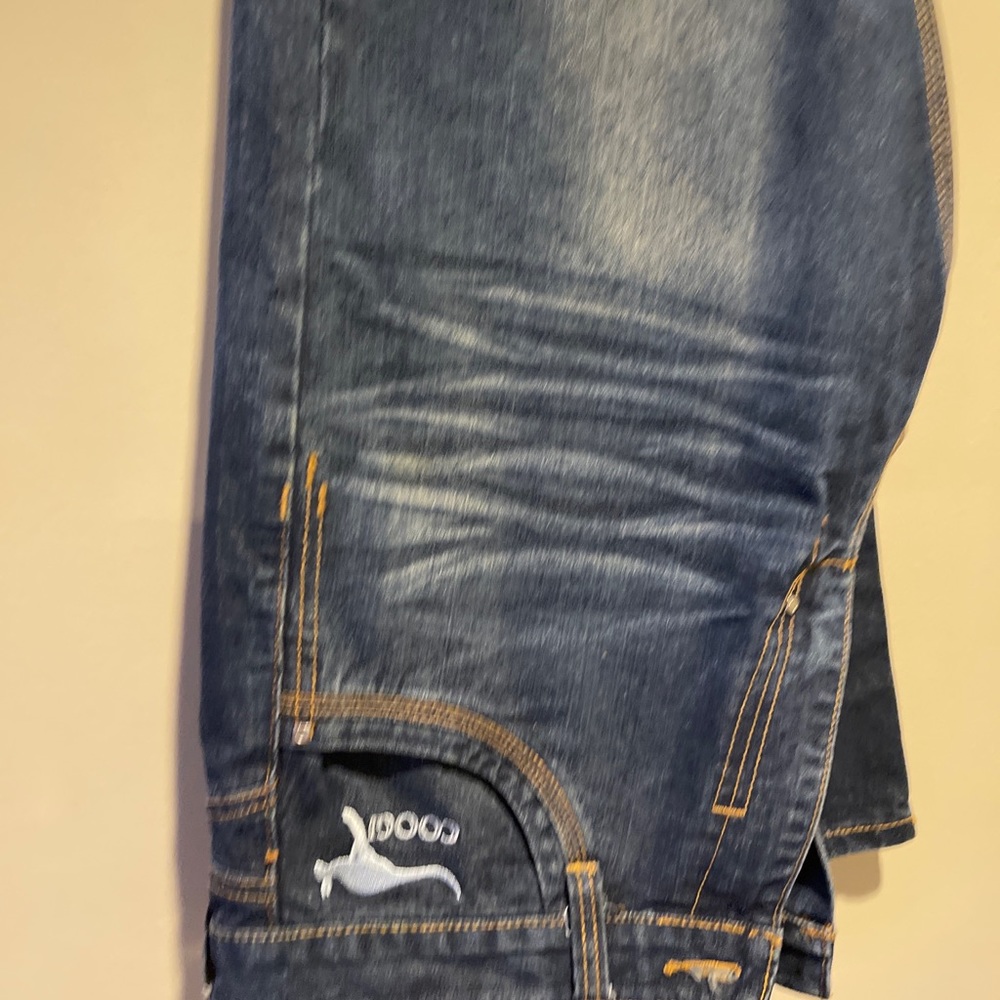 Coogi Australia Mens Jeans Logo Embroidered Size 38x34 ( Measures 36x30 )